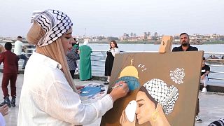فنانة عراقية ترسم لوحة دعما لغزة - البصرة 3/11/2023