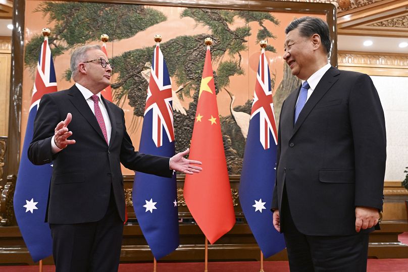 الرئيس الصيني شي جينبينغ يلتقي رئيس الوزراء الأسترالي أنتوني ألبانيزي في بكين
