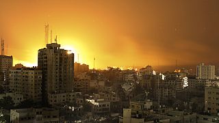 Füst és tűz Gázaváros felett
