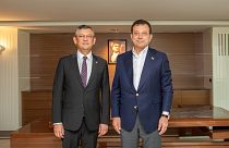 İstanbul Büyükşehir Belediyesi (İBB) Başkanı Ekrem İmamoğlu, Cumhuriyet Halk Partisi'nin (CHP) genel başkanlığına seçilen Özgür Özel'i ziyaret etti.