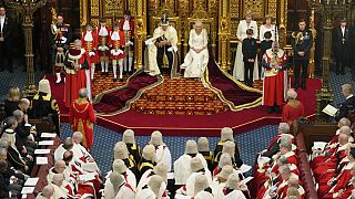 Re Carlo III inaugura i lavori parlamentari a Westminster