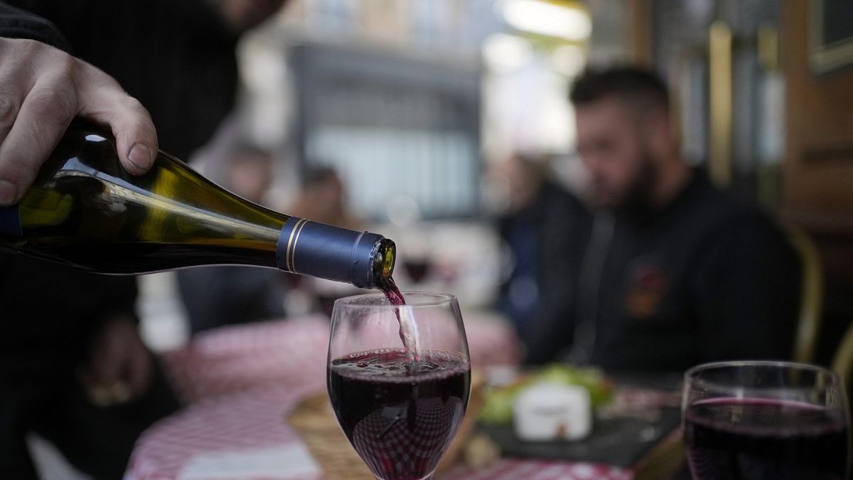 A produção global de vinho deverá cair 7% em 2023