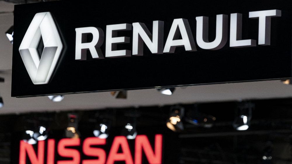 Автомобилни емблеми на Renault и Nissan  Авторско право KENZO TRIBOUILLARD AFP От Euronews