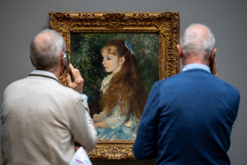 La fotografía muestra "Irene Cahen d`Anvers" 1880, una obra maestra de Auguste Renoir, parte de la Colección Emil Buhrle expuesta en el Kunsthaus de Zúrich.