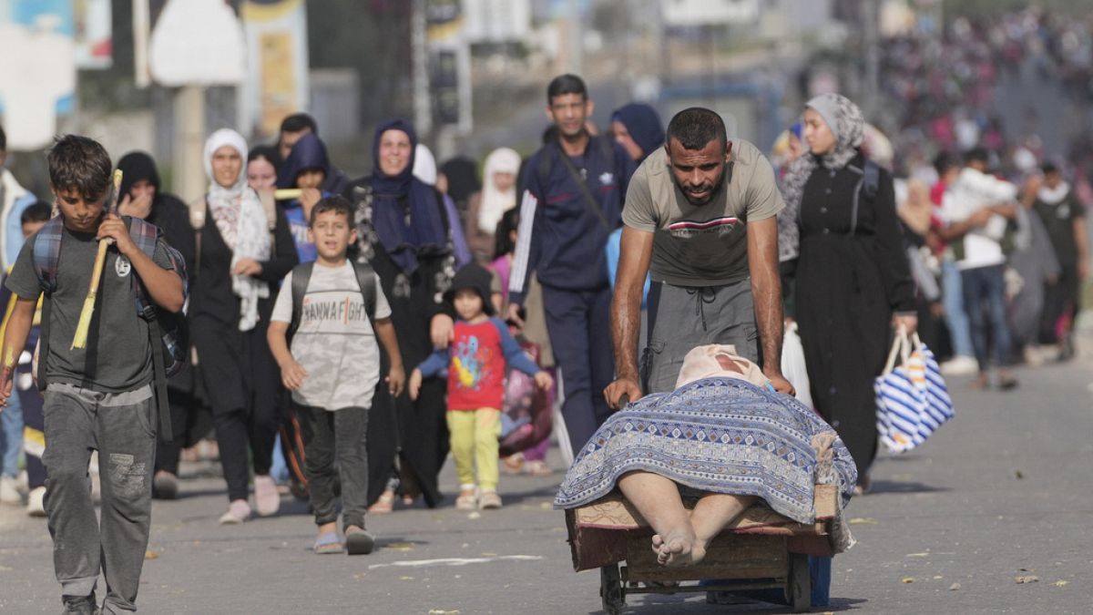 Menschen in Gaza auf der Flucht in Richtung Süden