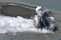 تصاویر هوایی از لحظه بیرون آمدن فوران آتشفشان از زیر دریا به تاریخ ۳۰ اکتبر ۲۰۲۳
