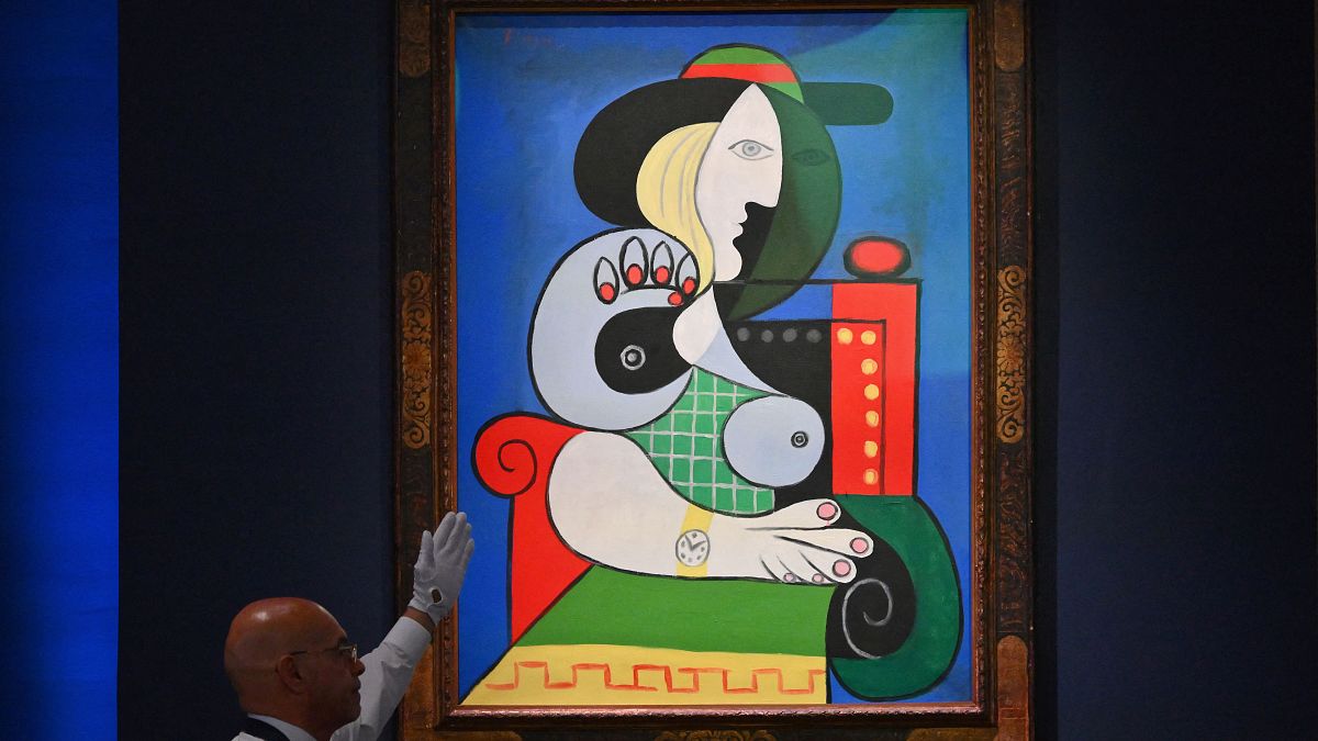  لوحة "امرأة الساعة" للرسام الإسباني بابلو بيكاسو 