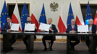 توافقنامه ائتلاف توسط احزاب مخالف دولت لهستان امضا شد
