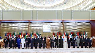  İslam İşbirliği Teşkilatı ve Arap Ligi Olağanüstü Ortak Zirvesi başladı. 