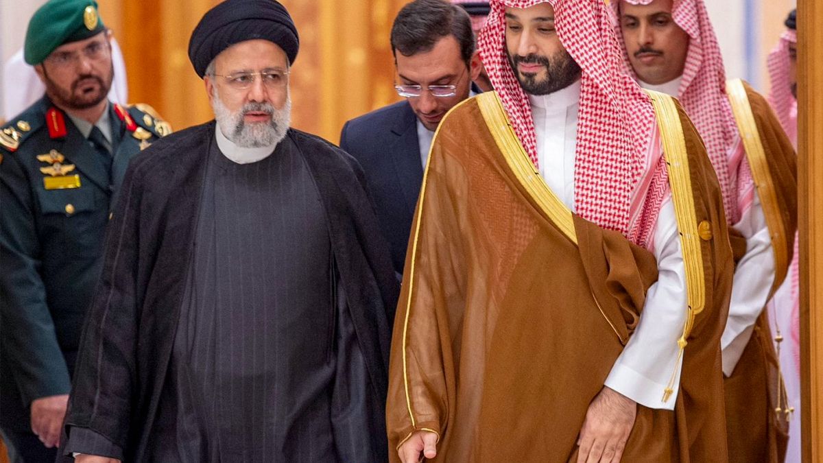 Наследный принц Саудовской Аравии и президент Ирана на саммите в Эр-Рияде, 11 ноября 2023 г.