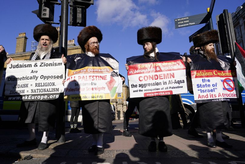 Londra'da düzenlenen Filistin'e destek yürüyüşüne Yahudi vatandaşlar da katıldı