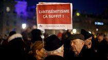صورة أرشيفية لمسيرة ضد معاداة السامية في باريس