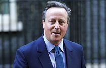 İngiltere'de eski Başbakanı David Cameron Dışişleri Bakanı olarak atandı