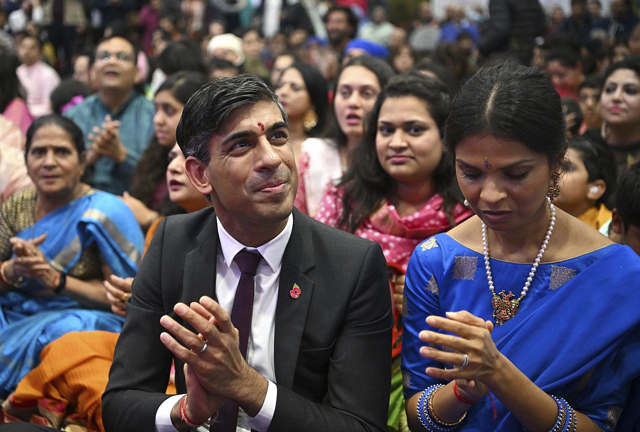 Britain's Prime Minister Rishi Sunak with his wife Akshata Murty join Diwali celebrations at the Vedic Society Hindu Temple in Southampton, England, Sunday, Nov. 12, 2023.