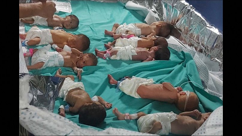 Bebés prematuros sin incubadoras, por falta de fuel, en el hospital de Shifa, asediado por las tropas israelíes