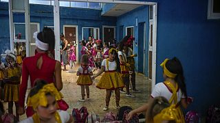 Cuba: "Proyecto Espejo" teaches children traditional Latin dance styles 
