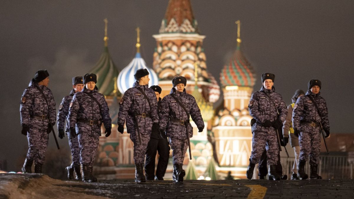 Moszkvai rendőrök a Vörös téren