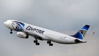 طائرة مصر للطيران من طراز إيرباص A330-300 تقلع إلى القاهرة من مطار شارل ديغول خارج باريس. 19 مايو 2016 .