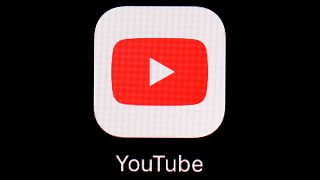 وأوضحت نائبتا رئيس "يوتيوب" لشؤون إدارة المنتجات إميلي موكسلي وجنيفر فلانيري أوكونور عبر مدونّة أن المنصة ستتيح "إمكان طلب حذف المحتوى المولّد بواسطة الذكاء الاصطناعي