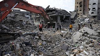 Lerombolt gázai épületek az izraeli hadsereg légicsapásait követően, 2023. november 14.