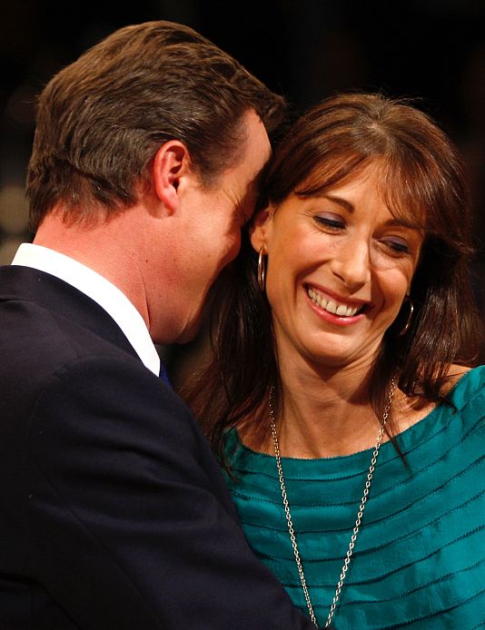 David és Samantha Cameron – egy kis udvarlás még a pártkongresszuson is belefért a programba, 2008-ban