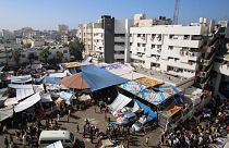 İsrail güçleri, Gazze'deki Şifa tıp merkezine yönelik operasyon başlattığını duyurdu