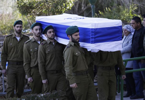 خانواده شماری از سربازان کشته‌شده از مقامات پزشکی قانونی اسرائیل می‌خواهند اسپرم فرزندانشان را استخراج و منجمد کنند