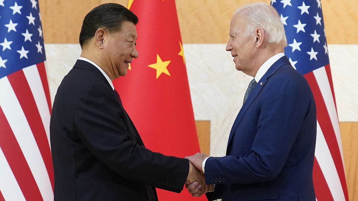 لقاء سابق بين الرئيس الأمريكي ونظيره الصيني 