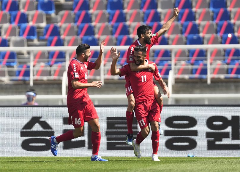 لاعبون من المنتخب اللبناني في أثناء مباراة ضد سري لنكا ـ أرشيف