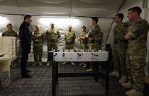 Dönemin başbakanı David Cameron Aralık 2012'de Afganistan'daki İngiliz birliklerini ziyaret ederken / Arşiv