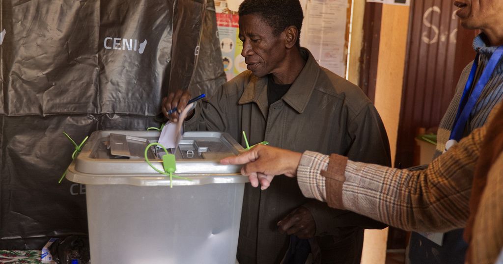 Madagascar votes for a new president despite opposition boycott