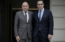Ο υπουργός Εξωτερικών Γιώργος Γεραπετρίτης (Α) υποδέχεται τον υπουργό Εξωτερικών της Κύπρου Κωνσταντίνο Κόμπο