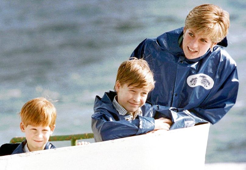Diana 1991-ben Harry és Vilmos hercegekkel Kanadában