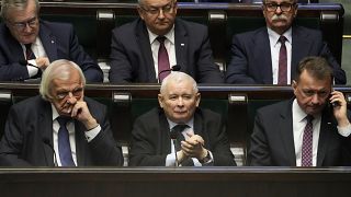 Jaroslaw Kaczynski, a Jog és Igazságosság Párt vezetője a Szejm alsóházának alakuló  ülésén, november 13-án