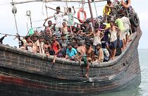 250 لاجئا من الروهينغا يصلون الى إندونيسيا على قارب متهالك