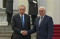 Erdogan wird von Steinmeier in Berlin empfangen