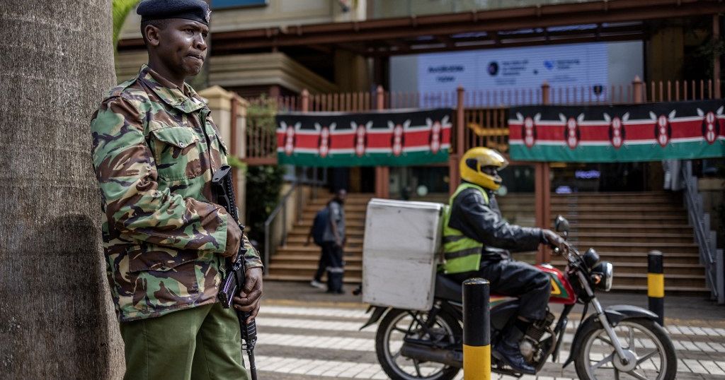 Kenya: Police and prison officers to get 40 per cent pay rise over three years