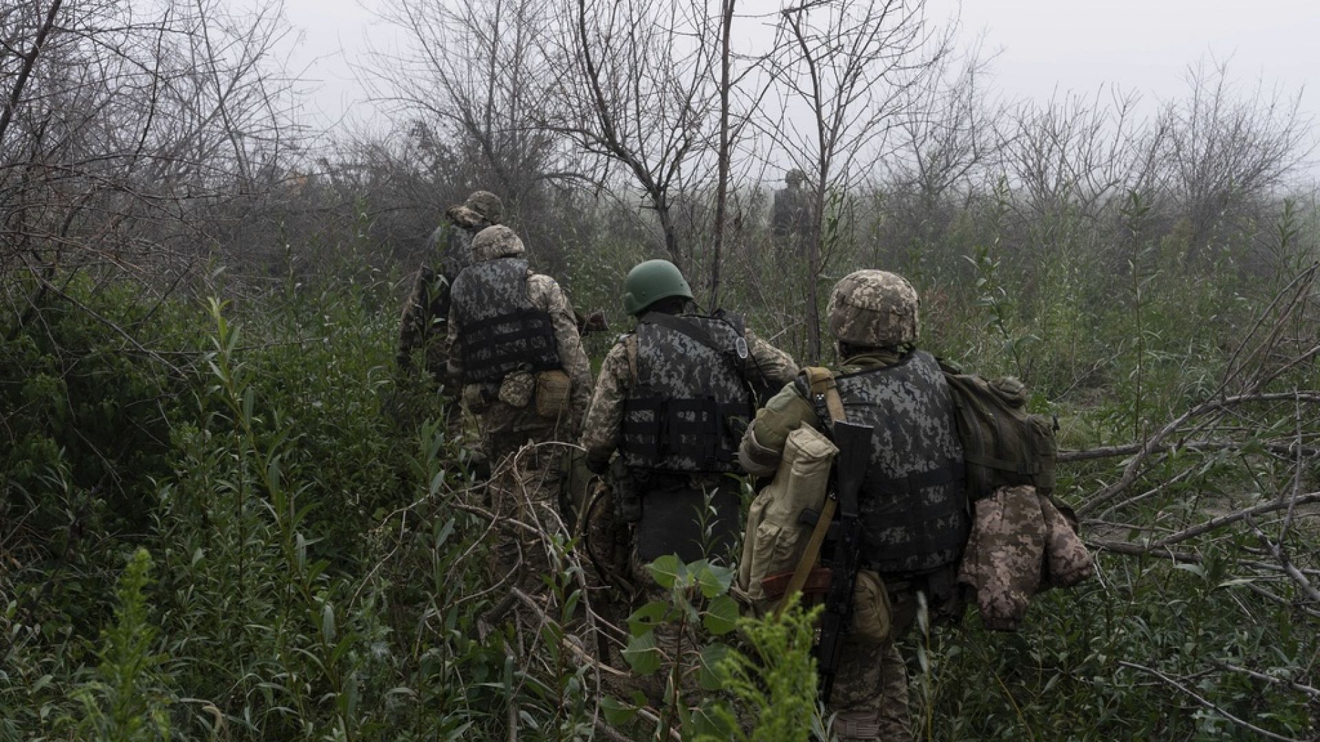 Ukraine says its forces are now on east bank of Dnipro river | Euronews