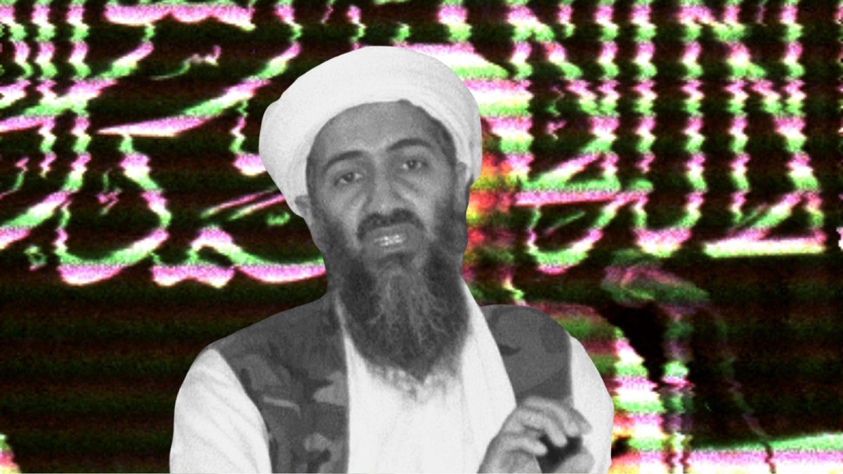  Auf diesem Dateifoto von 1998, das am 19\. März 2004 veröffentlicht wurde, ist Osama bin Laden bei einer Pressekonferenz in Khost, Afghanistan, zu sehen. 