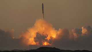  Мега ракетата Starship на SpaceX започва за тестов полет от Starbase в Бока Чика, Тексас в събота 