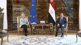  La présidente de la Commission européenne, Ursula von der Leyen reçue par le président égyptien Abdel Fattah al-Sissi au Caire