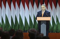 Le Premier ministre hongrois Viktor Orban prononce un discours après avoir été réélu président du Fidesz à Budapest, samedi 18 novembre 2023. 