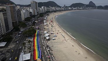 Celebração da  28.ª Marcha do Orgulho Gay na praia de Copacabana, no Rio de Janeiro, Brasil