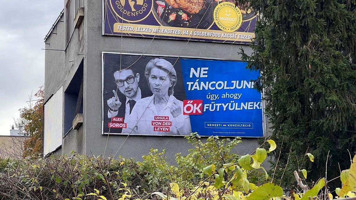 Ursula von der Leyen auf Anti-EU-Plakaten in Ungarn