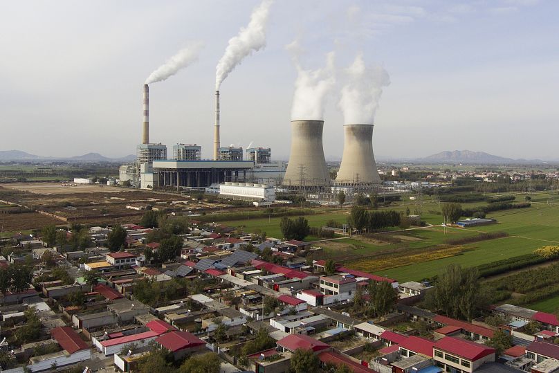 یک نیروگاه سوخت فسیلی در چین