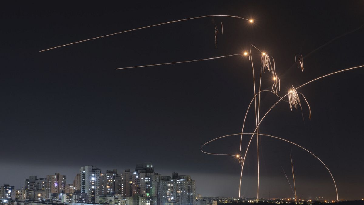 Le système de défense aérienne d'Israël intercepte des missiles tirés depuis la bande de Gaza, le 11 mai 2023. 