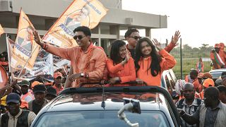 Madagascar election: Rajoelina takes early lead