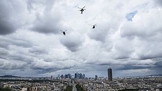 Drónok a párizsi égbolton