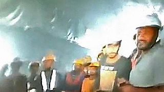Quarante et un ouvriers coincés dans un tunnel effondré en Inde ont été vus vivants par caméra pour la première fois depuis le dimanche 12 novembre
