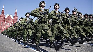 По данным Gallup, доверие к таким институтам, как полиция и даже суд, в России растёт на фоне снижения доверия к армии.
